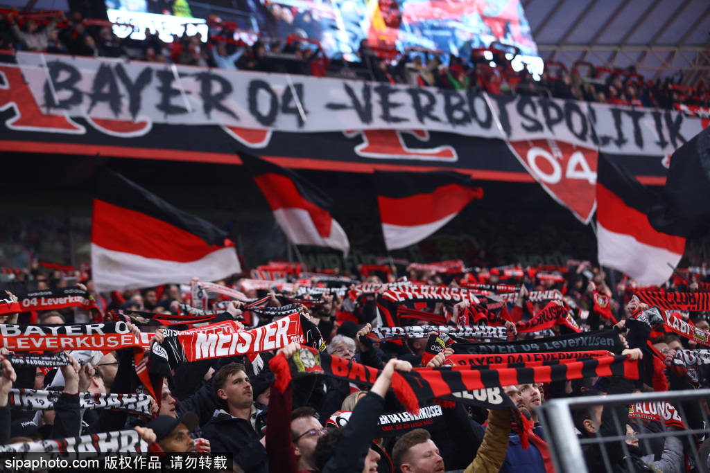 马尔蒂尼预测欧冠冠军:巴萨需加强防守方能问鼎