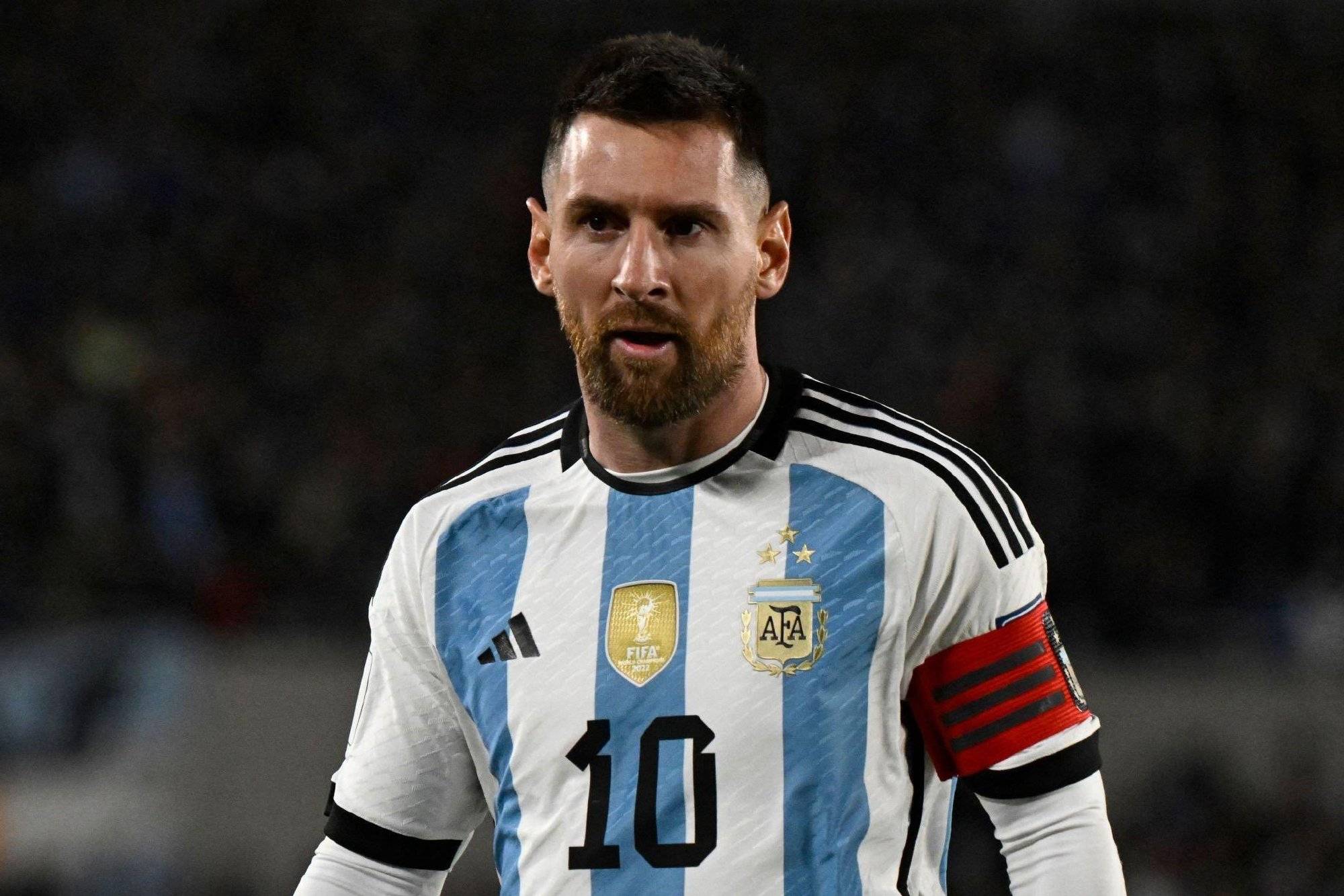 名宿:C罗晚上躺在床上,可能会希望跟梅西一样厉害!