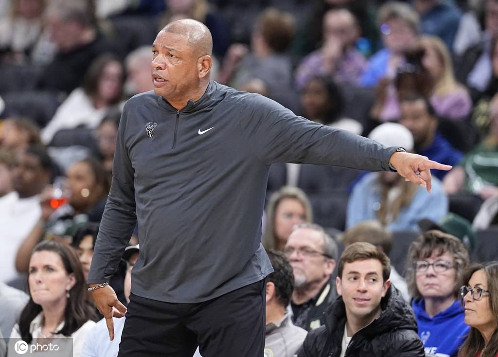 下课!里弗斯卸任雄鹿主帅 球队将支付他八位数薪水