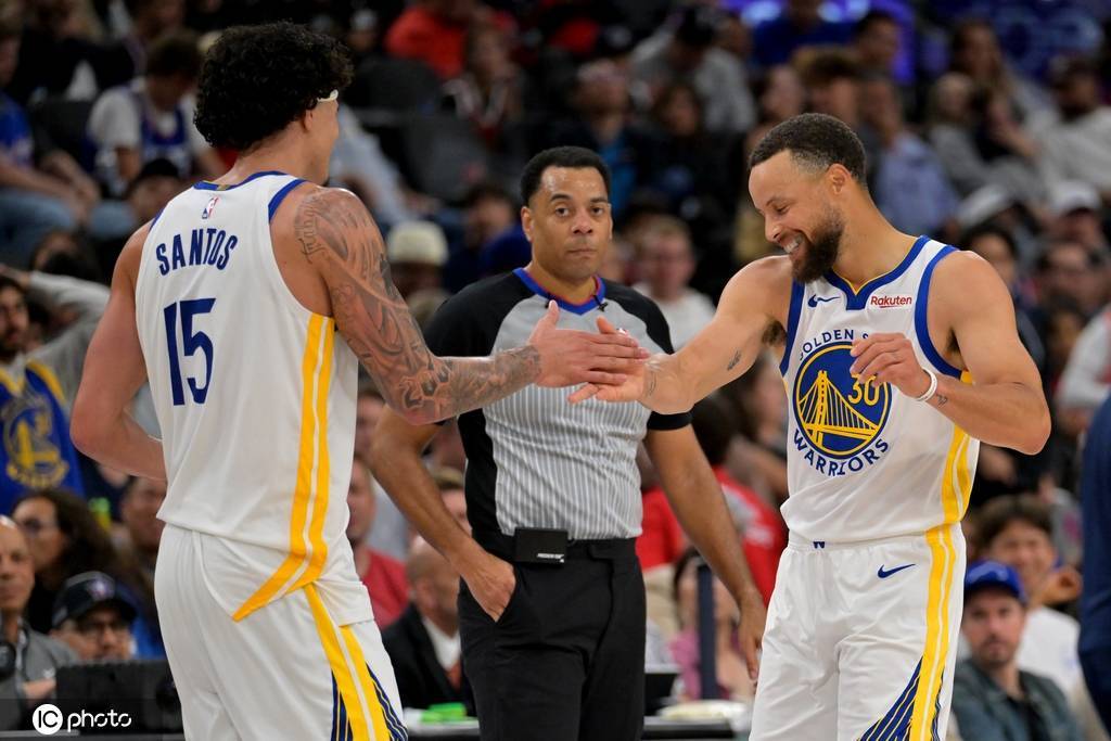 库里“疯感”拉满造逆转之夜 勇士老兵不死集体发狠?